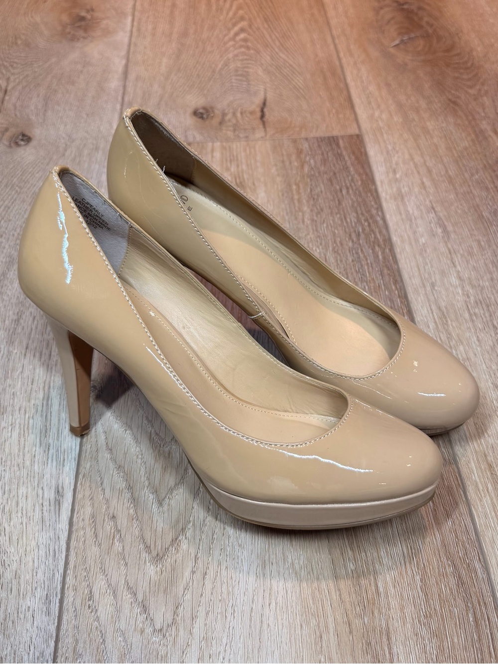 Circa Joan & David Pearly Nude Patent Leather Platform Pumps Heels Sz 8.5